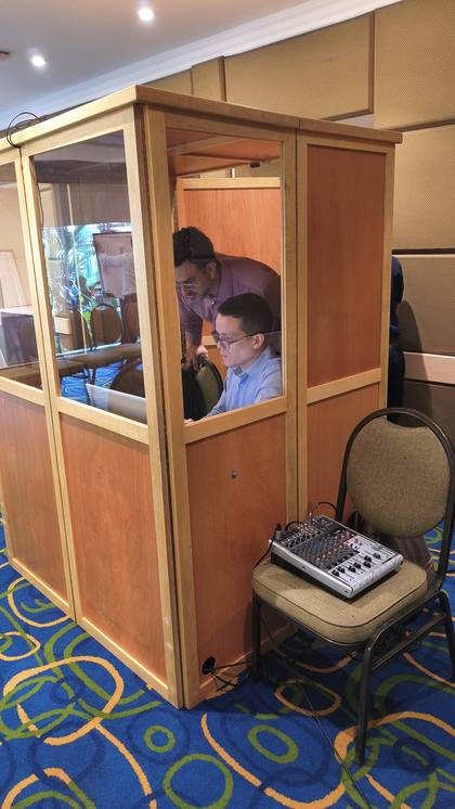 Cabina de interpretación simultánea